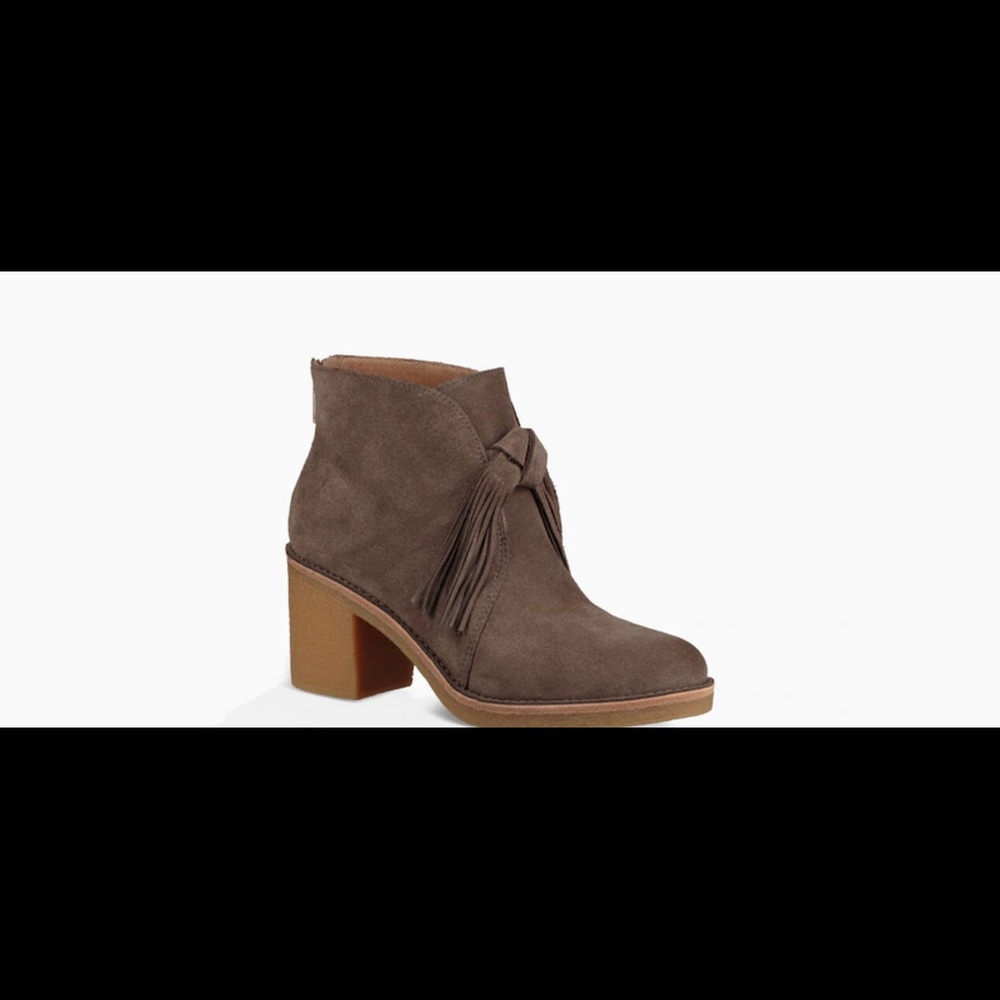 NWOT Ugg ankle boots corrine